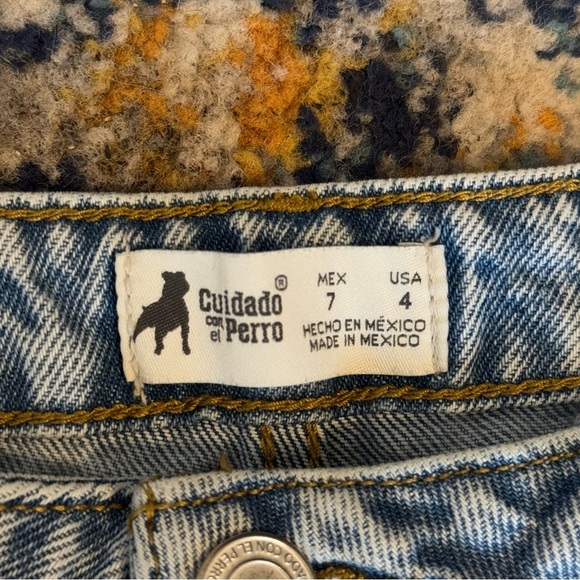 Cuidado Con El Perro Women’s Light Wash Straight Denim Jeans 100% Cotton Size 4 - Picture 10 of 15